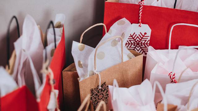 Saint Nicolas - Tradition - Cadeaux Noël - Défilé de Saint Nicolas