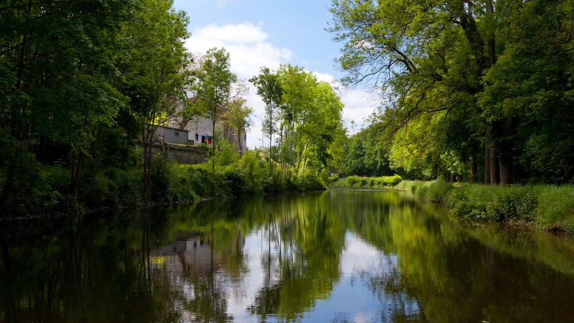 Step 1 : 10.30 a.m. – River Cruise on the Canal des Vosges in Fontenoy-le-Château