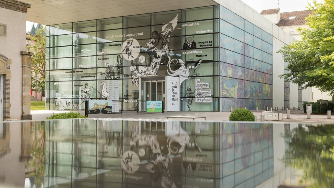 Sie öffnen die Museumstüren und stehen gleich inmitten einer reichen und vielfältigen Sammlung.