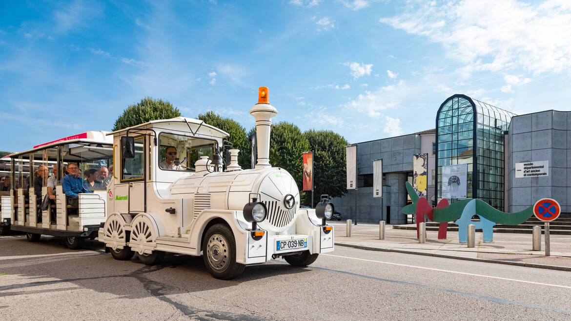 14h30 – Visite guidée + balade en petit train