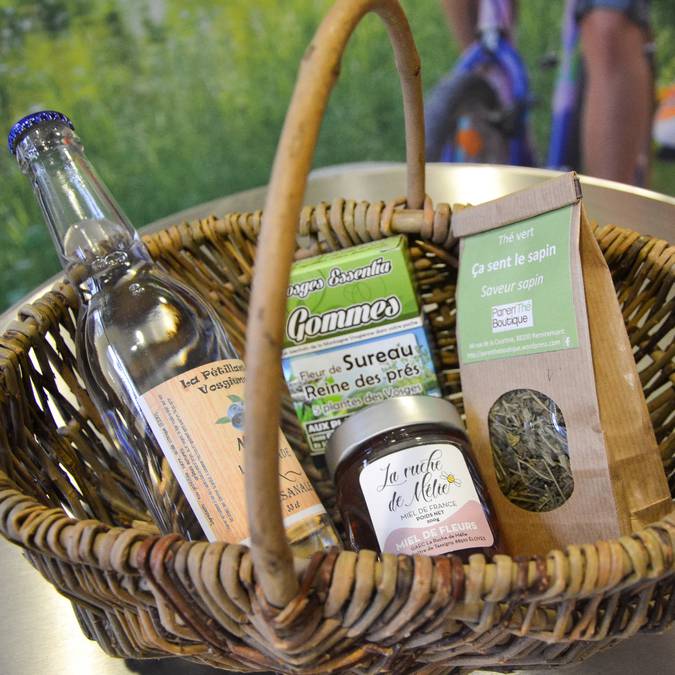  Panier garni produits vosgiens - Cadeaux de Noël - Produit artisanal Vosges - Boutique Office de Tourisme Epinal